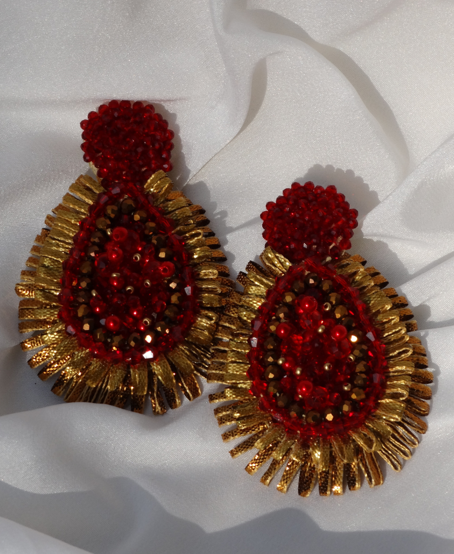 Red Gota studs